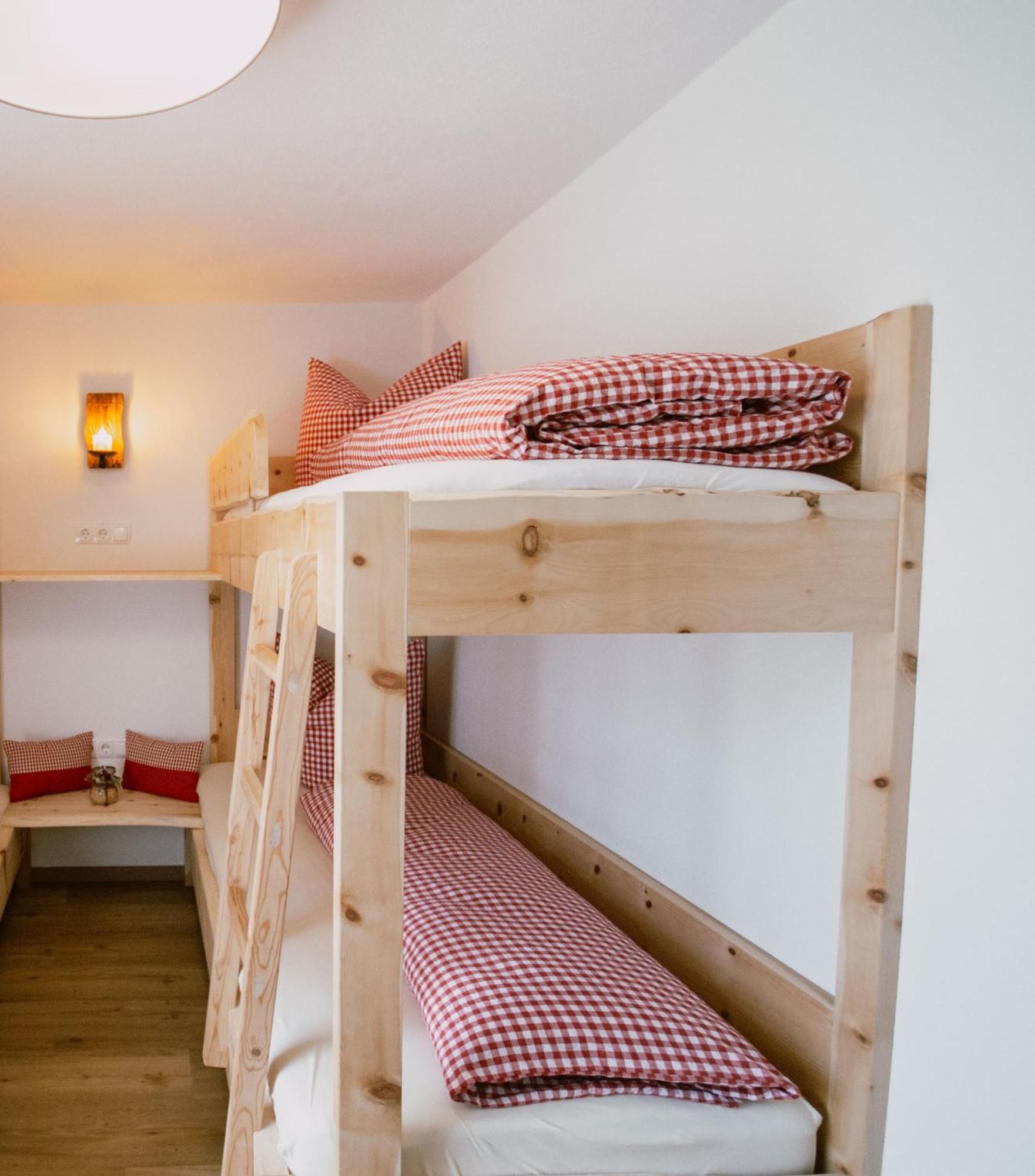 Nedererhof - Zimmer Edelweiss Mit Gemeinschaftskueche Schmirn Esterno foto